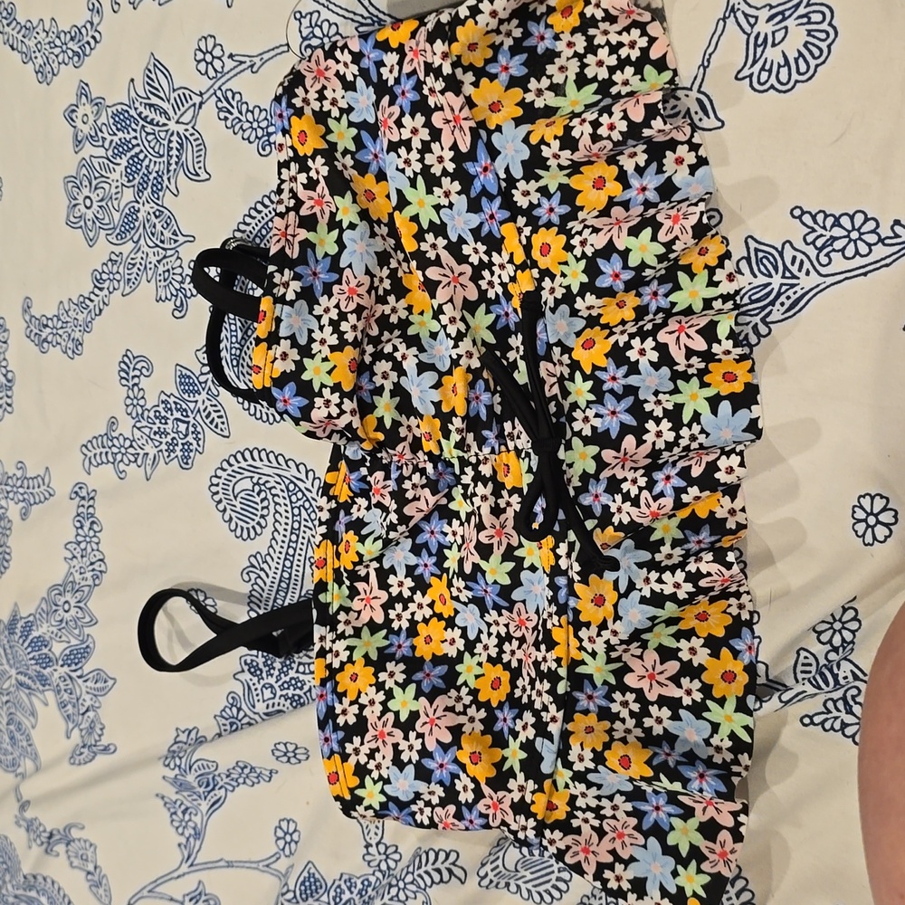 ❤️10/$10 New girls bikini top